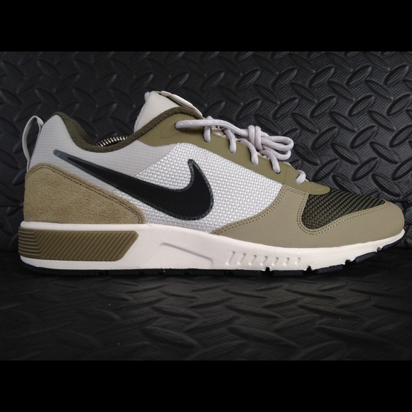 nike nightgazer green